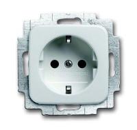 Розетка Schuko Busch-Duro 2000 SI/Reflex SI 16А 250В с LED подсветкой альп. бел. ABB 2CKA002013A5291